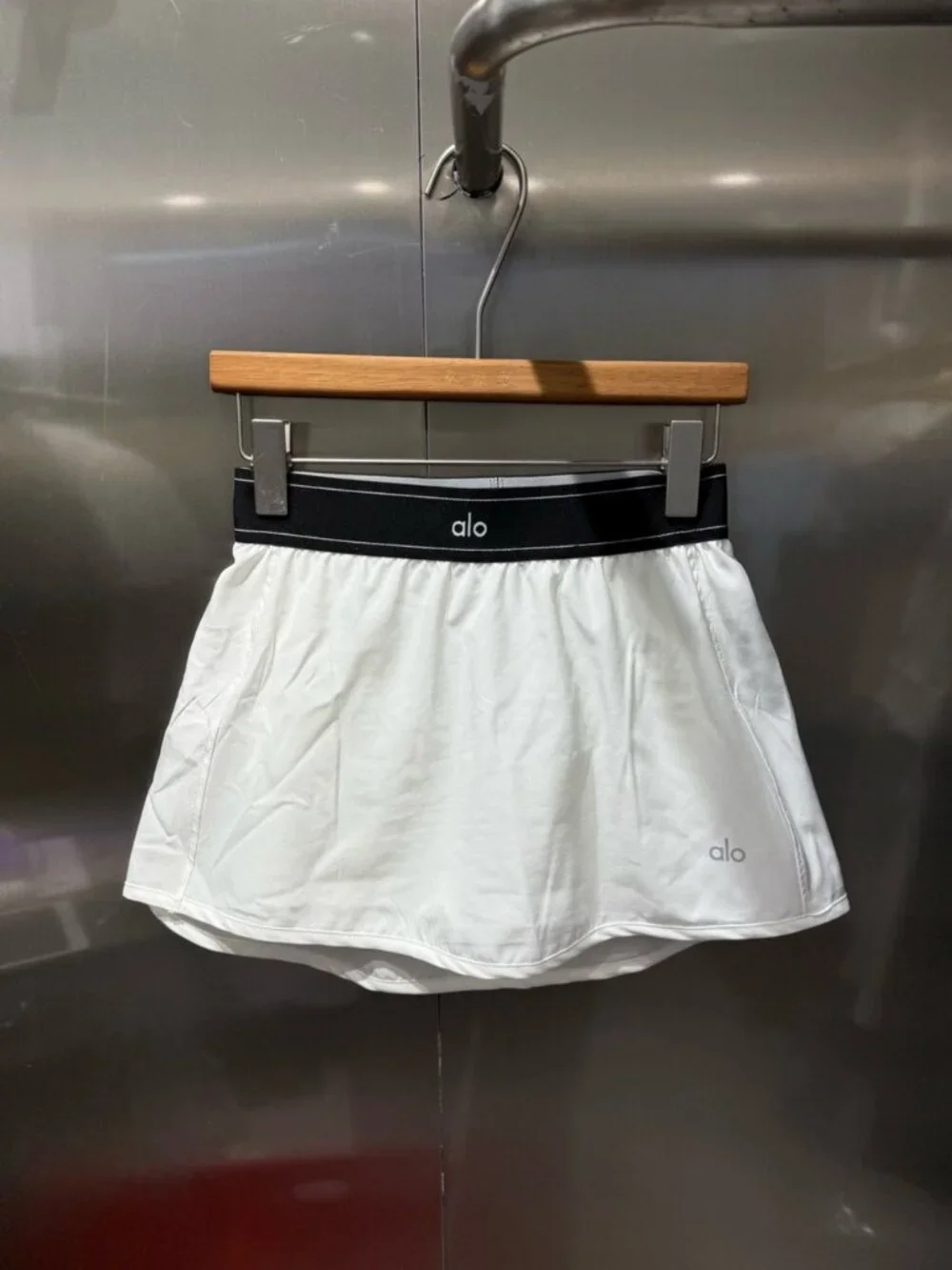 ALO Yoga White Athletic Skort with Black Waistband